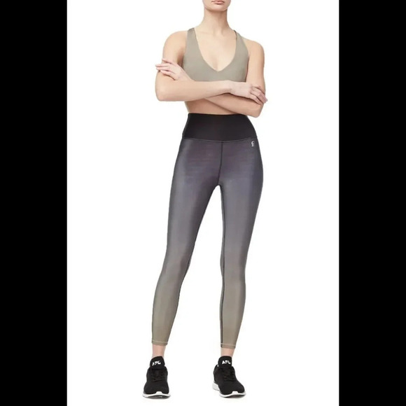 Good American
Bronze Core Strength Leggings - Picture 12 of 13
